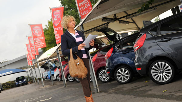 సెకండ్ హ్యాండ్ కారు కొనే వారిలో ఉన్న డౌట్స్ అన్ని క్లియర్.. ఇది చూడండి 