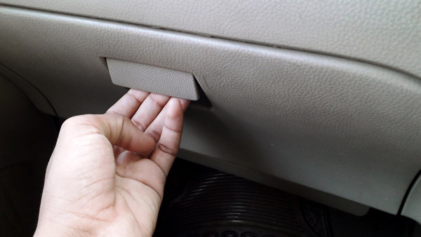 కార్ గ్లవ్ బాక్స్ వెనుక ఉన్న చరిత్ర ఏంటో మీకు తెలుసా?