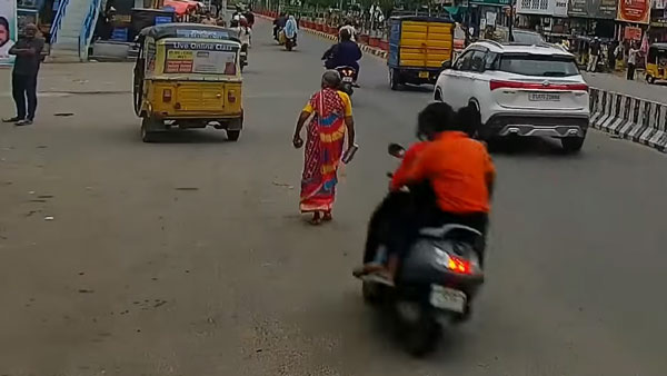 వృద్ధ మహిళను ఢీ కొట్టి పారిపోయిన యువకులు.. తర్వాత ఏం జరిగిందంటే?