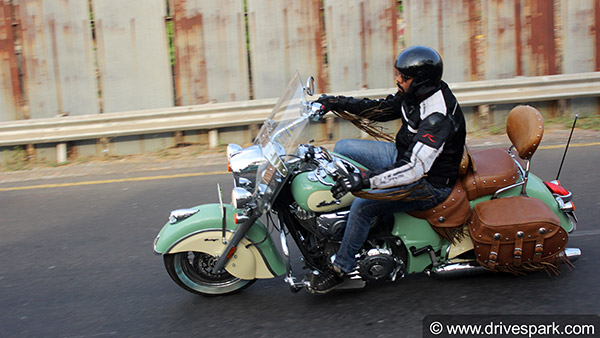 మోటార్‌సైకిళ్లకు విండ్‌షీల్డ్ ఎందుకు ఉండాలి? దాని ఉపయోగం ఏమిటి?