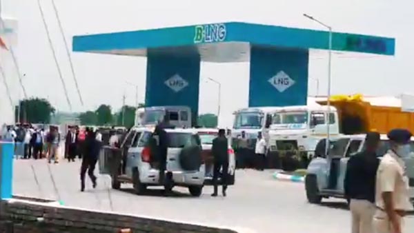 భారతదేశపు తొలి వాణిజ్య ద్రవీకృత సహజ వాయువు (ఎల్‌ఎన్‌జి) ప్లాంట్ ప్రారంభం