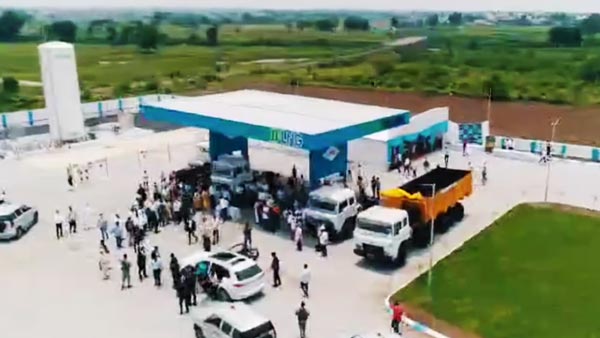 భారతదేశపు తొలి వాణిజ్య ద్రవీకృత సహజ వాయువు (ఎల్‌ఎన్‌జి) ప్లాంట్ ప్రారంభం