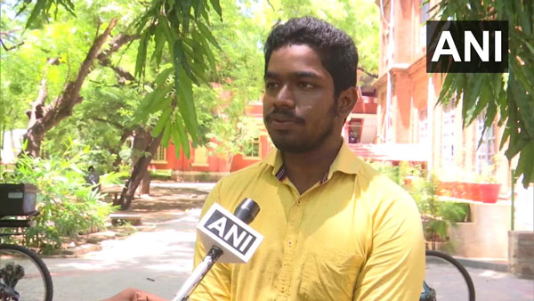 సోలార్తో నడిచే ఎలక్ట్రిక్ సైకిల్, తయారుచేసింది ఓ స్టూడెంట్ సోలార్తో నడిచే ఎలక్ట్రిక్ సైకిల్, తయారుచేసింది ఓ స్టూడెంట్