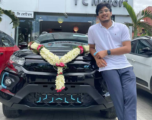 టాటా ఆల్ట్రోజ్, నెక్సాన్, హారియర్ డార్క్ ఎడిషన్ల డెలివరీలు ప్రారంభం