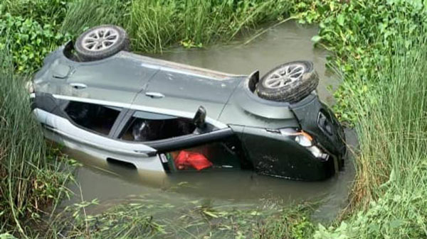 ప్రమాదంలో పల్టీలు కొట్టిన టాటా నెక్సాన్.. ప్రయాణికులు సేఫ్ 