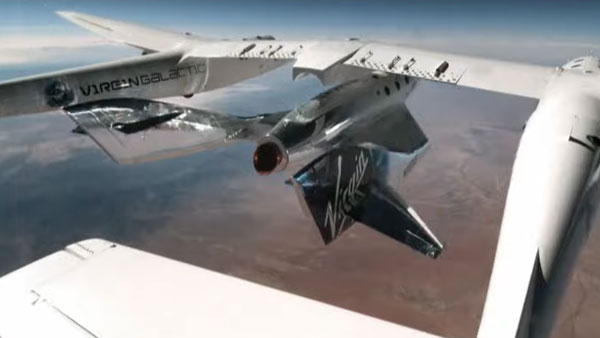 గగనయానం చేసి విజయవంతంగా తిరిగి వచ్చిన 70 ఏళ్ల వ్యక్తి.. ఇప్పుడు అతడే హాట్ టాపిక్