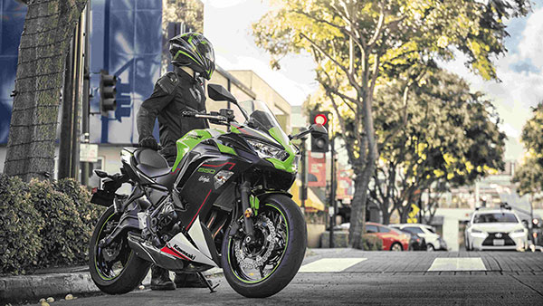 భారత్‌లో విడుదలైన 2022 కవాసకి నింజా 650; ధర & పూర్తి వివరాలు