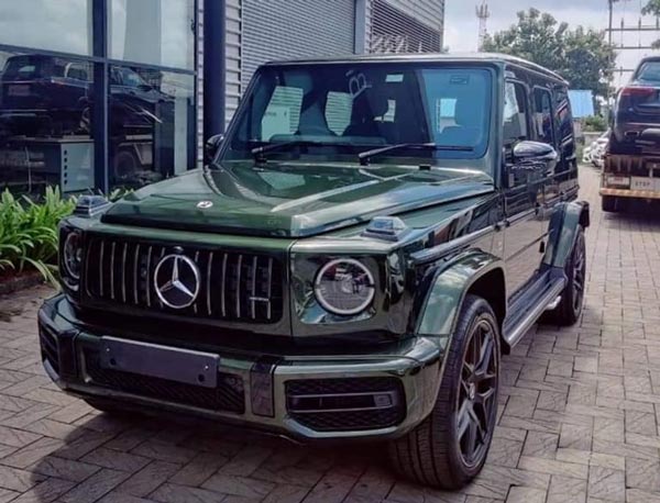 దుల్కర్ సల్మాన్ గ్యారేజిలో చేరిన మరో లగ్జరీ కారు; ధర రూ. 2.45 కోట్లు