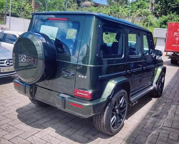 దుల్కర్ సల్మాన్ గ్యారేజిలో చేరిన మరో లగ్జరీ కారు; ధర రూ. 2.45 కోట్లు