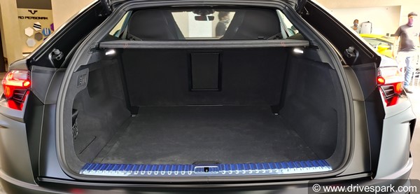 భారత్‌లో అమ్మకానికి సిద్దమైన లంబోర్ఘిని ఉరుస్ గ్రాఫైట్ క్యాప్సూల్ ఎడిషన్ ; వివరాలు 