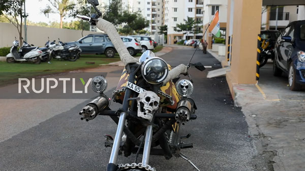 ఆర్‌టిఓ అధికారులు సీజ్ చేసిన ప్రపంచంలోనే అతి పొడవైన బైక్