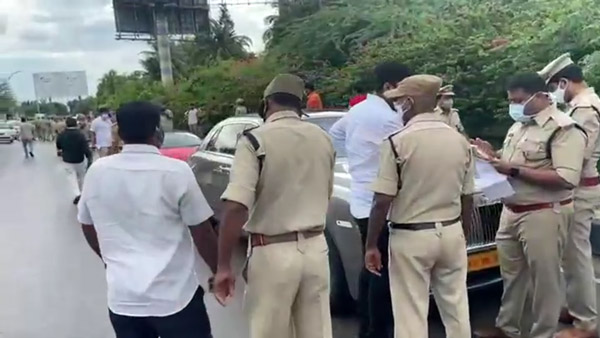 బ్రేకింగ్.. తెలంగాణలో ఒక్కసారిగా అనేక లగ్జరీ కార్లు సీజ్.. కారణం ఇదే