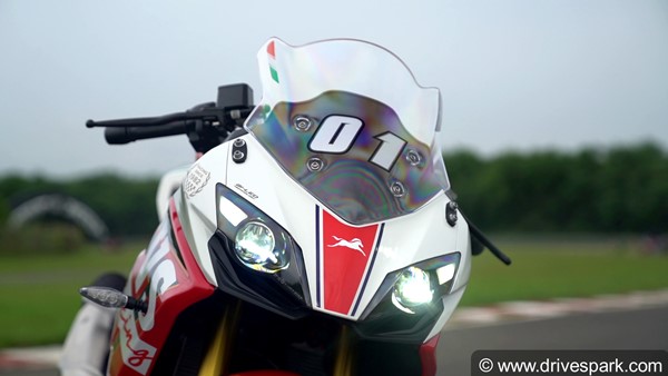 బైక్‌ రేసింగ్‌లో రారాజు.. '2021 Apache RR310' రివ్యూ; పర్ఫామెన్స్ అదుర్స్