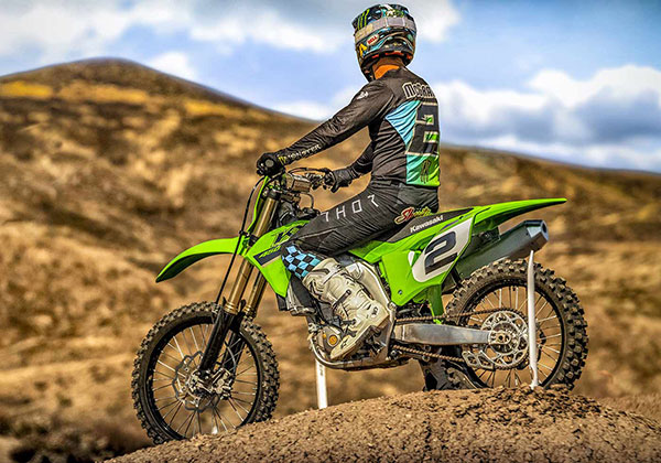 Kawasaki అడ్వెంచర్ ఆఫ్-రోడ్ బైక్స్ KX250 మరియు KX450 విడుదల