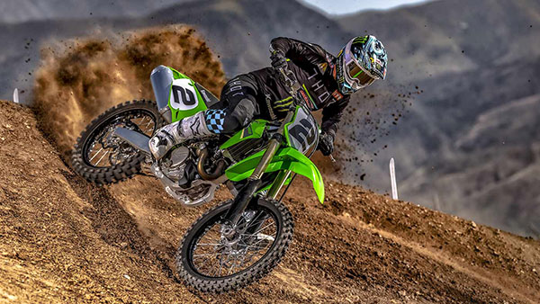 Kawasaki అడ్వెంచర్ ఆఫ్-రోడ్ బైక్స్ KX250 మరియు KX450 విడుదల