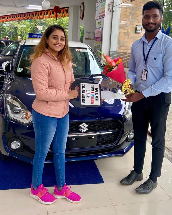 బిగ్‌బాస్‌ ఫేమ్ బ్యూటీ 'ధనుశ్రీ' కొత్త కార్.. చూసారా!!