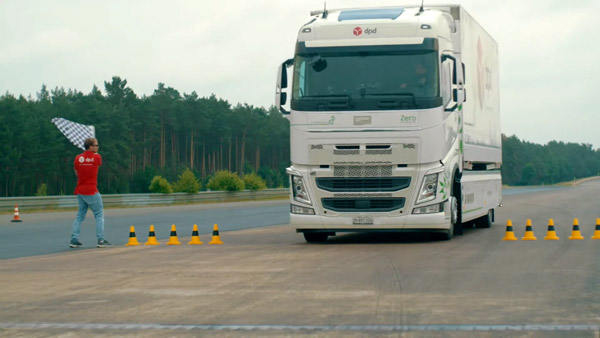 ఫుల్ ఛార్జ్‌పై 1099 కిలోమీటర్ల రేంజ్.. గిన్నిస్ వరల్డ్ రికార్డ్‌‌లో చోటు..