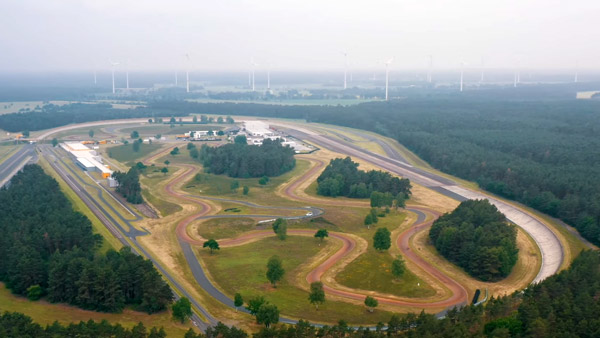 ఫుల్ ఛార్జ్‌పై 1099 కిలోమీటర్ల రేంజ్.. గిన్నిస్ వరల్డ్ రికార్డ్‌‌లో చోటు..