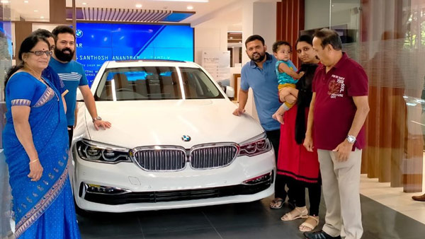 కన్నడ డైరెక్టర్ సంతోష్ ఆనందరామ్ కొనుగోలు చేసిన లగ్జరీ కార్; వివరాలు