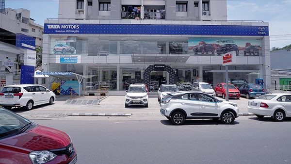 Tata Motors కొత్త రికార్డ్; ఒకే రోజు 70 షోరూమ్‌ల ప్రారంభం