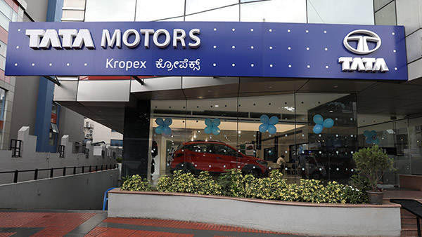 Tata Motors కొత్త రికార్డ్; ఒకే రోజు 70 షోరూమ్‌ల ప్రారంభం