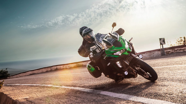 భారత్‍లో విడుదలైన 2022 Kawasaki Versys 1000: ధర & వివరాలు