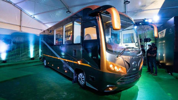 కేరళలో ఇప్పుడు కొత్త రకం టూరిజం.. బోట్ హౌస్‌ల మాదిరిగా బస్సు హౌస్‌లు..