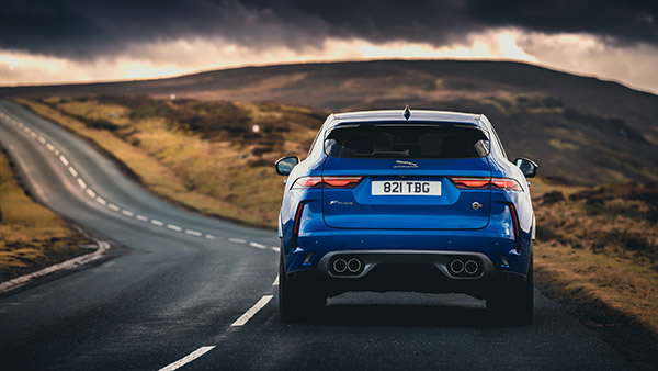 F-Pace SVR డెలివరీలను ప్రారంభించిన Jaguar: వివరాలు 