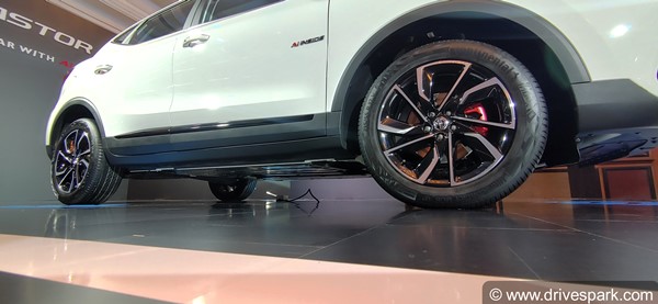 MG Astor Style బేస్ వేరియంట్ కొనొచ్చా? ఇందులో ఏయే ఫీచర్లు ఉన్నాయి?