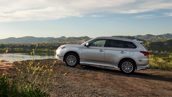 Mitsubishi Outlander PHEV ఇప్పుడు మరింత సూపర్ లుక్.. ఫీచర్స్ అదుర్స్