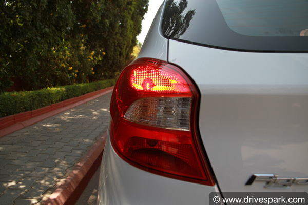 ఇంచు మించు ఒకేరకమైన టెయిల్ ల్యాంప్స్ డిజైన్ కలిగిన కార్లు