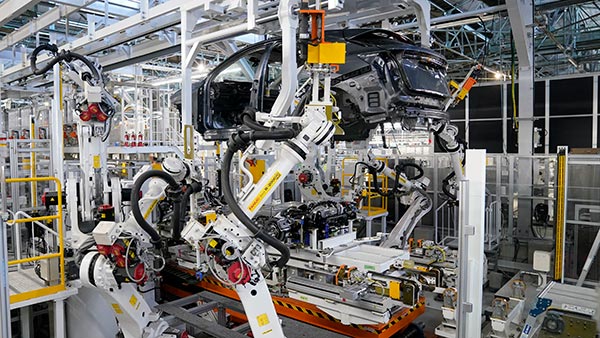 నిస్సాన్ కార్లను తయారు చేయనున్న ఆర్టిఫిషియల్ ఇంటెలిజెంట్ (ఏఐ) రోబోట్స్