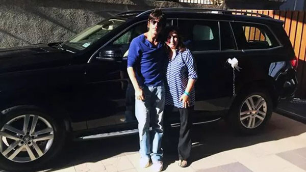 జైలులో ఉన్న కొడుకుని కలవడానికి షారుక్ ఖాన్ వెళ్లిన కారు.. చూసారా..!!