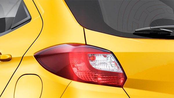 ఇంచు మించు ఒకేరకమైన టెయిల్ ల్యాంప్స్ డిజైన్ కలిగిన కార్లు