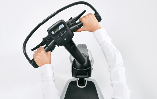 నడవటానికి బదులుగా Toyota C+walk T ఎలక్ట్రిక్ వెహికల్