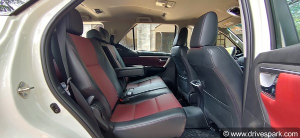 Toyota Fortuner Legender 4x4 విడుదల: ధర, ఫీచర్లు, వివరాలు