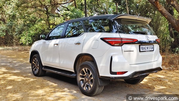 Toyota Fortuner Legender 4x4 విడుదల: ధర, ఫీచర్లు, వివరాలు