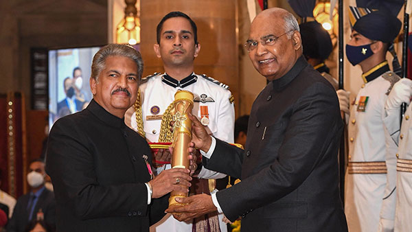 ఆనంద్ మహీంద్రాను వరించిన పద్మభూషణ్: పూర్తి వివరాలు