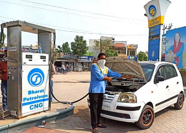 భారత్‌లో రానున్న 5 సంవత్సరాలలో 7,000 చార్జింగ్ స్టేషన్స్: భారత్ పెట్రోలియం