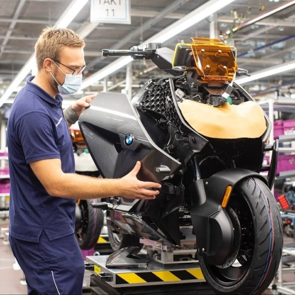 BMW CE 04 ఎలక్ట్రిక్ స్కూటర్ ప్రొడక్షన్ ప్రారంభం; త్వరలో విడుదల!