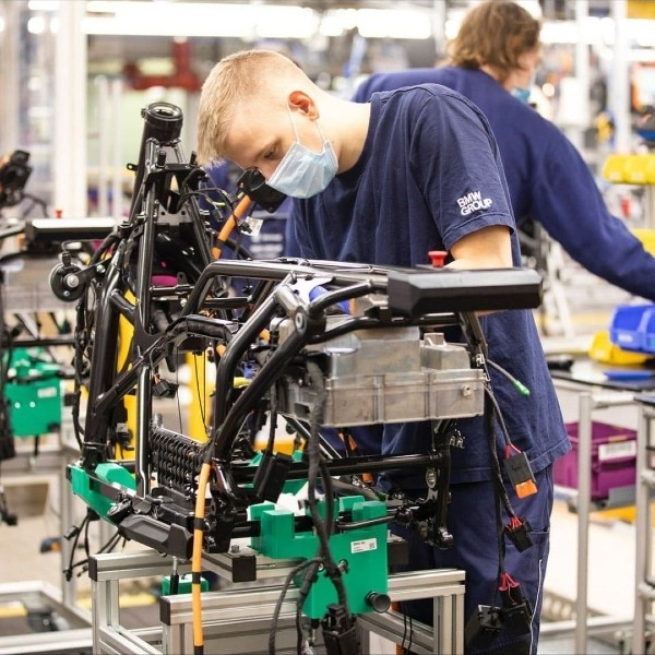 BMW CE 04 ఎలక్ట్రిక్ స్కూటర్ ప్రొడక్షన్ ప్రారంభం; త్వరలో విడుదల!