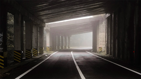 సొరంగ మార్గాలలో సురక్షితంగా డ్రైవ్ చేయడం ఎలా?: చిట్కాలు