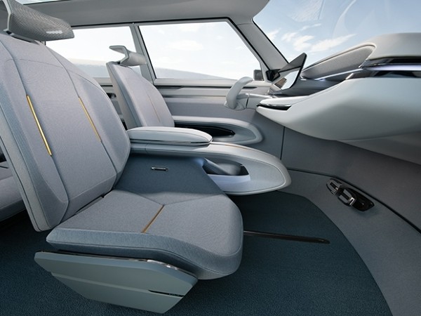 పూర్తి చార్జ్ పై ఆగడకుండా 480 కిలోమీటర్లు పరుగులు తీసే Kia EV9 ఎలక్ట్రిక్ ఎస్‌యూవీ..