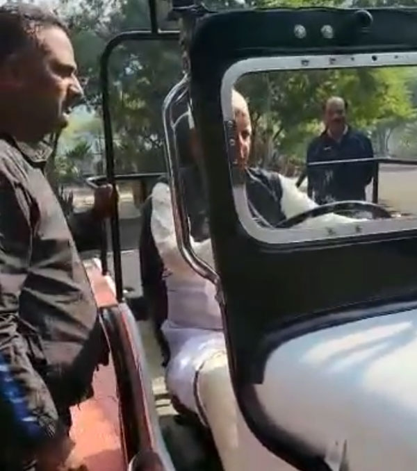 ఏడు పదుల వయసులో కూడా హుందాగా జీపు డ్రైవ్ చేసిన 'లాలూ ప్రసాద్ యాదవ్'.. వీడియో