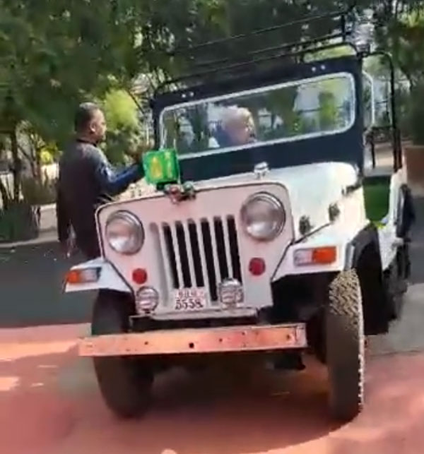 ఏడు పదుల వయసులో కూడా హుందాగా జీపు డ్రైవ్ చేసిన 'లాలూ ప్రసాద్ యాదవ్'.. వీడియో