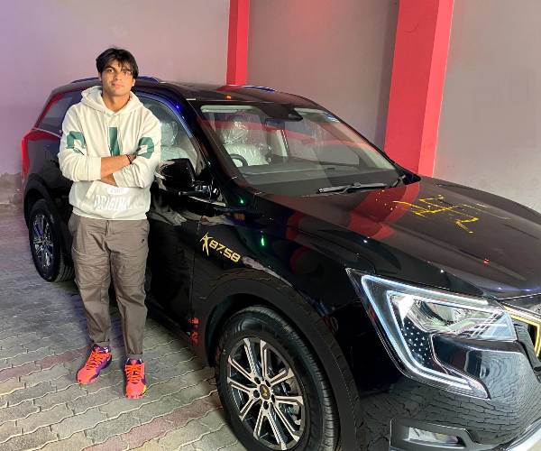 Mahindra XUV700 గోల్డ్ ఎడిషన్ అందుకున్న నీరజ్ చోప్రా: ఇది చాలా స్పెషల్ మోడల్ గురూ..!! Mahindra XUV700 గోల్డ్ ఎడిషన్ అందుకున్న నీరజ్ చోప్రా: ఇది చాలా స్పెషల్ మోడల్ గురూ..!!