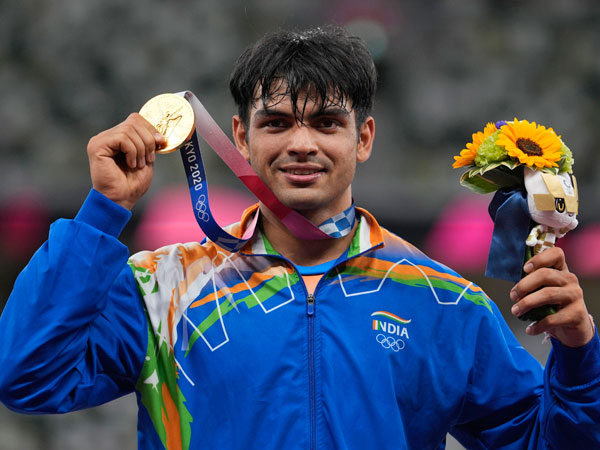 ఫోర్డ్ ముస్టాంగ్‌ డ్రైవ్ చేస్తూ కనిపించిన నీరజ్ చోప్రా.. మీరు చూసారా..!!