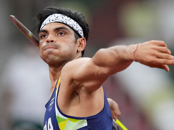 ఫోర్డ్ ముస్టాంగ్‌ డ్రైవ్ చేస్తూ కనిపించిన నీరజ్ చోప్రా.. మీరు చూసారా..!!