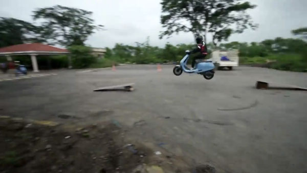 దుమ్మురేపుతున్న Ola Electric Scooter వీడియో.. డోంట్ మిస్
