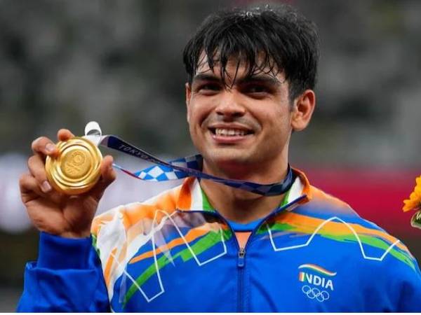 ఫోర్డ్ ముస్టాంగ్‌ డ్రైవ్ చేస్తూ కనిపించిన నీరజ్ చోప్రా.. మీరు చూసారా..!!